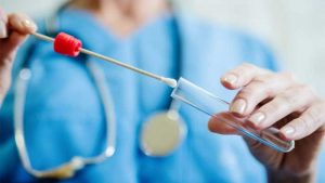 tampone faringeo per la diagnosi del coronavirus